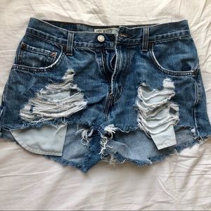 Distressed Levi’s Cut Off Denim Shorts